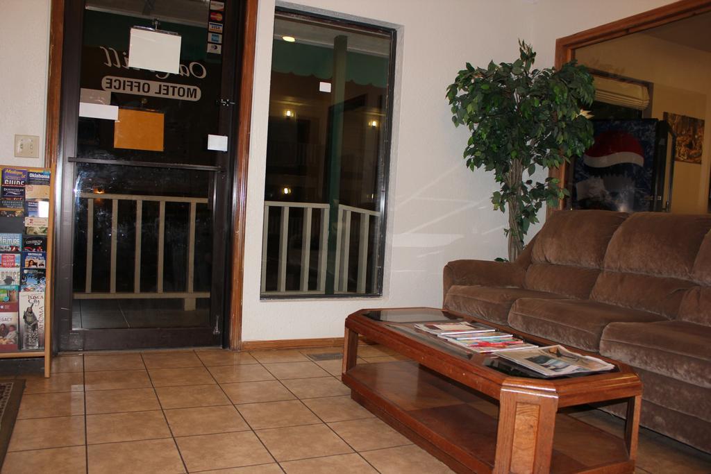 Oak Hill Inn And Suites Tahlequah Esterno foto
