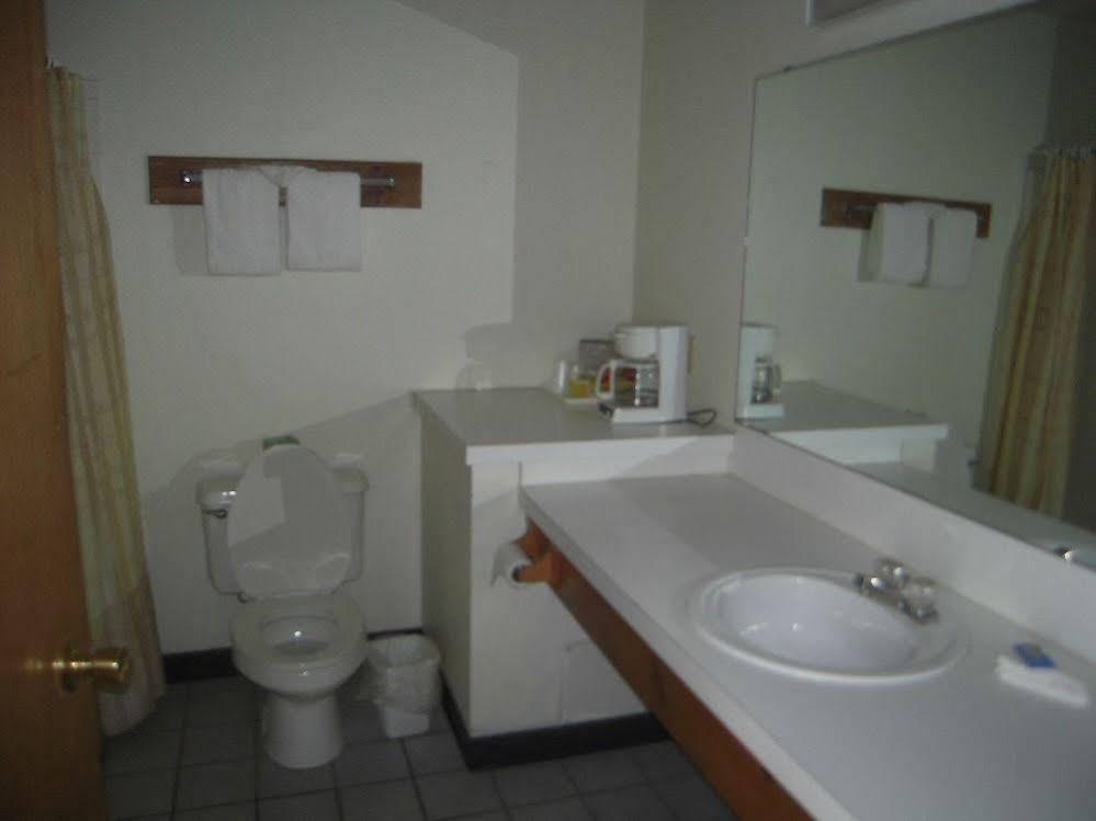 Oak Hill Inn And Suites Tahlequah Esterno foto