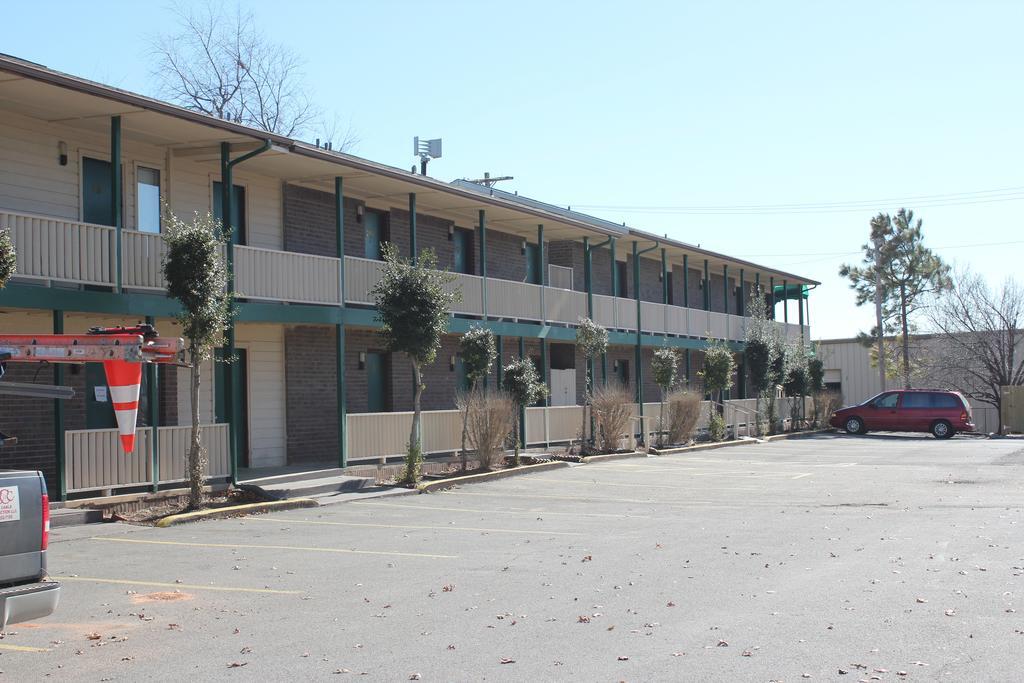 Oak Hill Inn And Suites Tahlequah Esterno foto