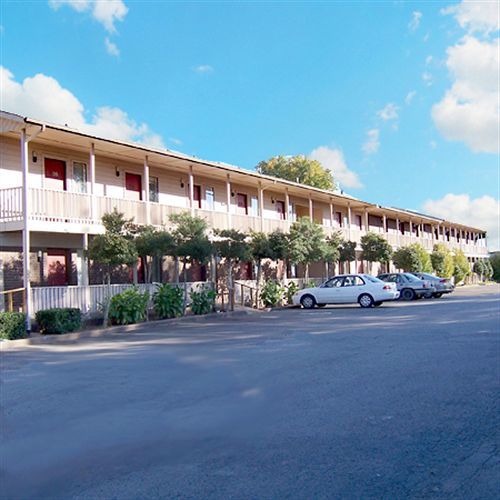 Oak Hill Inn And Suites Tahlequah Esterno foto