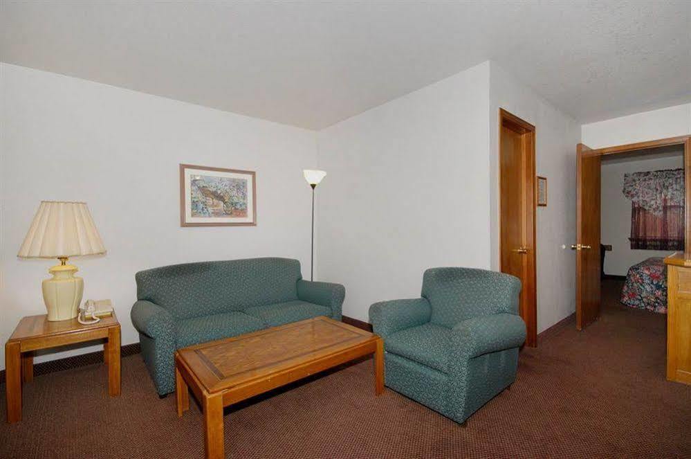 Oak Hill Inn And Suites Tahlequah Esterno foto