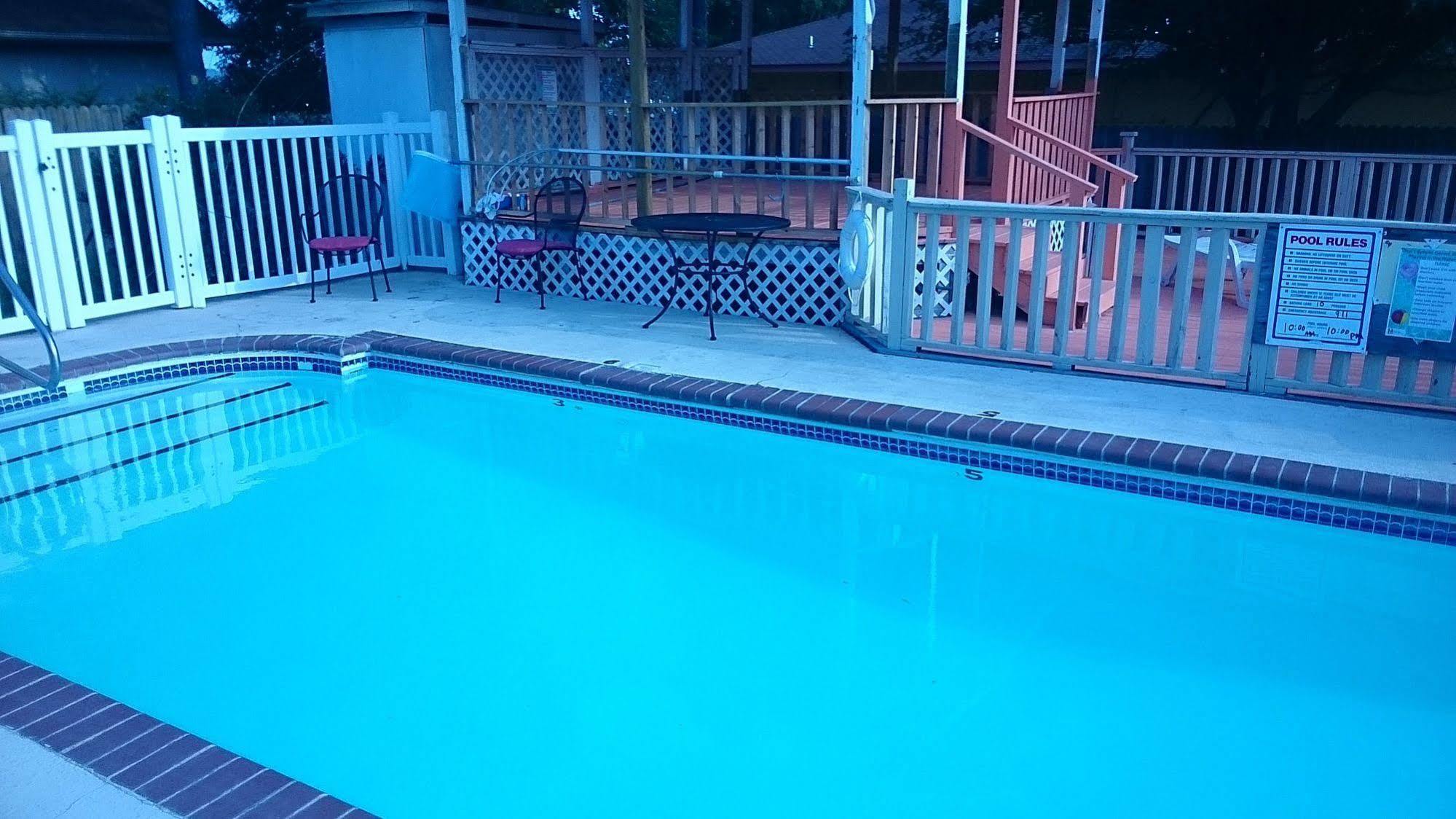 Oak Hill Inn And Suites Tahlequah Esterno foto