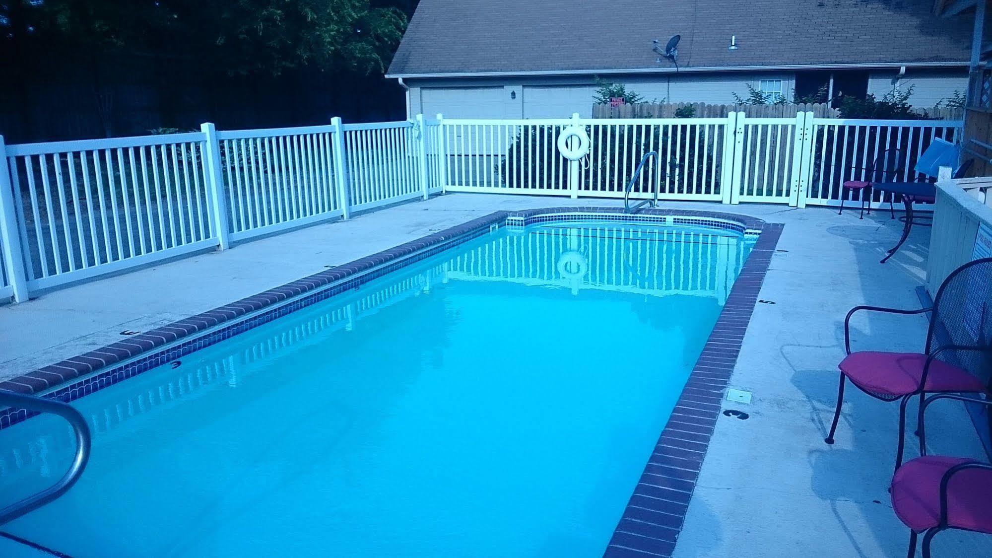 Oak Hill Inn And Suites Tahlequah Esterno foto